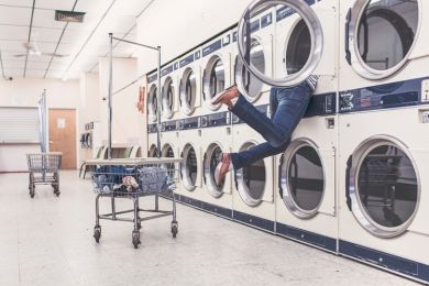 Top 3 Laundromat Franchise Opportunities in the UK